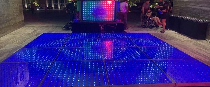 Cabina y Pista de Baile LED. Se cotizan por separado.